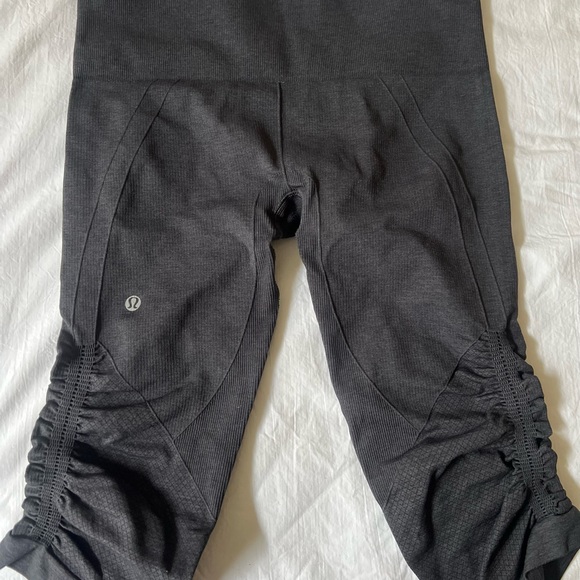 Lululemon - Picture 3 of 8